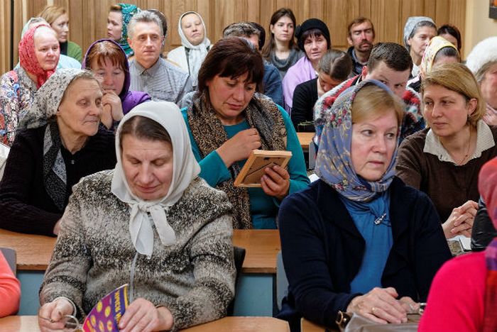 В Воскресной школе Спасо-Парголовского храма, Санкт-Петербург прошли Свято-Иоанновские чтения