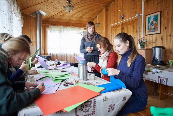 Община "Иоанновское братство" на загородной приходской базе "Островок"