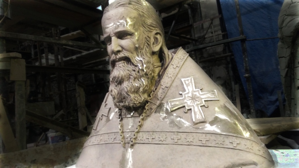 Памятники Всероссийскому пастырю: репортаж о создании скульптур для установки в России и за рубежом
